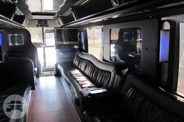 Prevost Lounge Party Bus 55 Passenger
Party Limo Bus /


 / Hourly HKD 0.00
