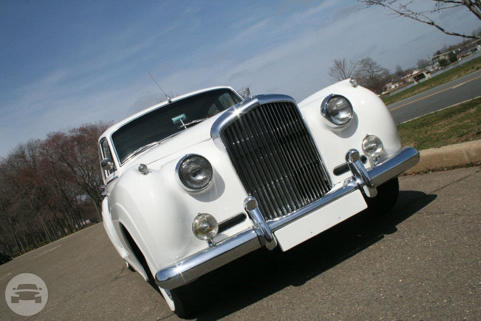 1956 Bentley
Sedan /


 / Hourly HKD 0.00
