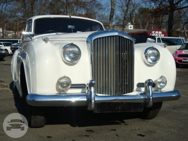 1955 Bentley Rolls Royce
Sedan /


 / Hourly HKD 150.00
 / Hourly HKD 150.00
