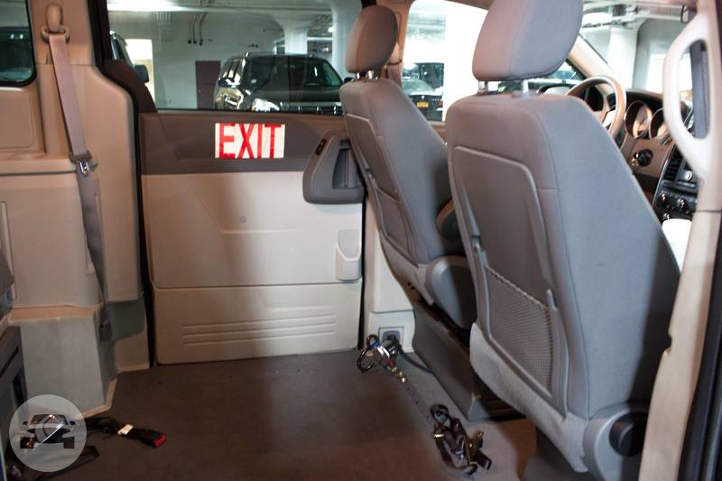 Wheelchair Accessible Vehicle
SUV /


 / Hourly HKD 0.00
