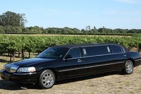 LINCOLN STRETCH LIMOUSINE
Limo /


 / Hourly (Other services) HKD 90.00

