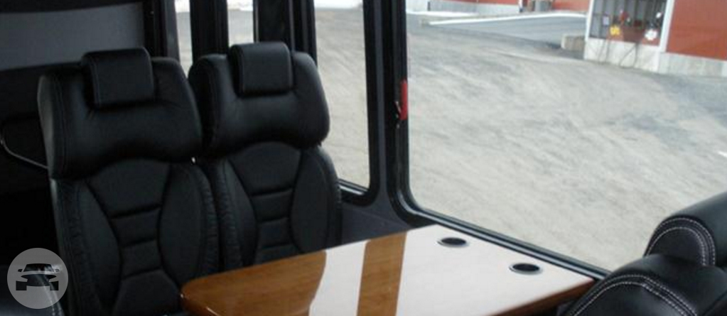 24 passenger Mini Coach Bus
Coach Bus /


 / Hourly HKD 0.00
