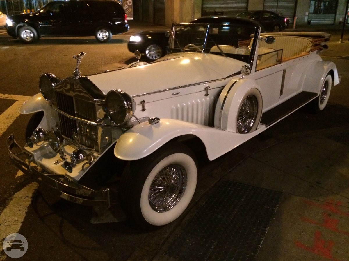 Rolls Royce Convertible
Sedan /


 / Hourly HKD 0.00
