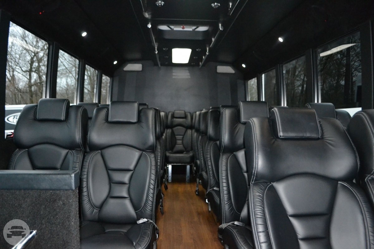 Shuttle Bus Limo
Coach Bus /


 / Hourly HKD 120.00
