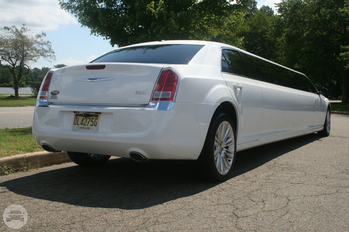 Chrysler 300 Stretch Limousine
Limo /


 / Hourly HKD 80.00
