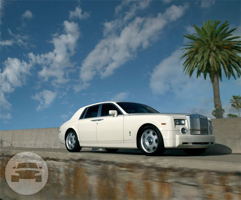 White Rolls Royce Phantom
Sedan /


 / Hourly HKD 0.00
