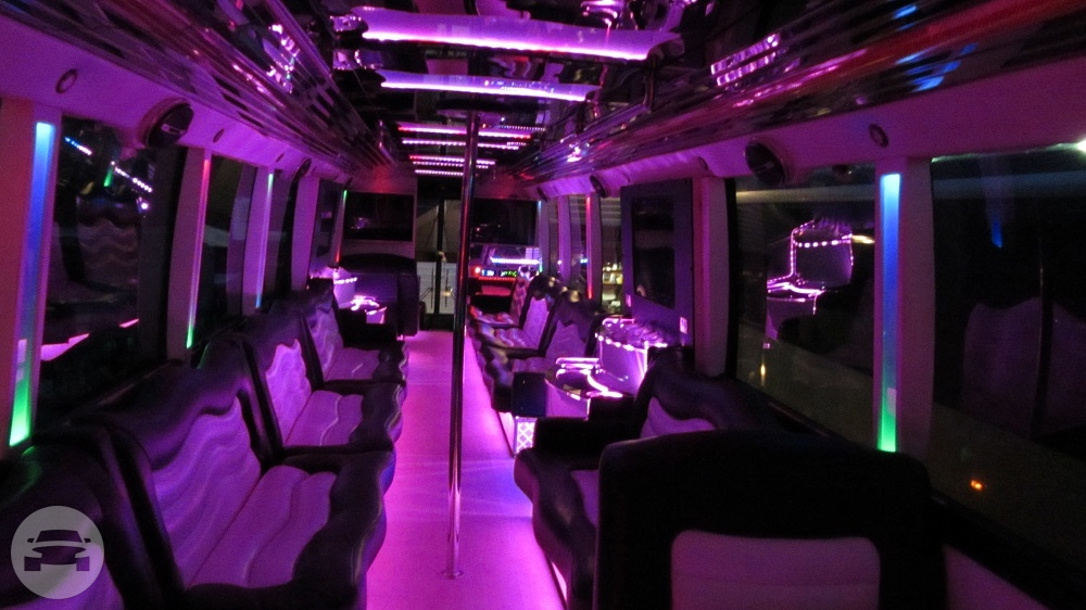 55 Passenger Prevost VIP Luxury Lounge Party Bus
Party Limo Bus /


 / Hourly HKD 320.00
