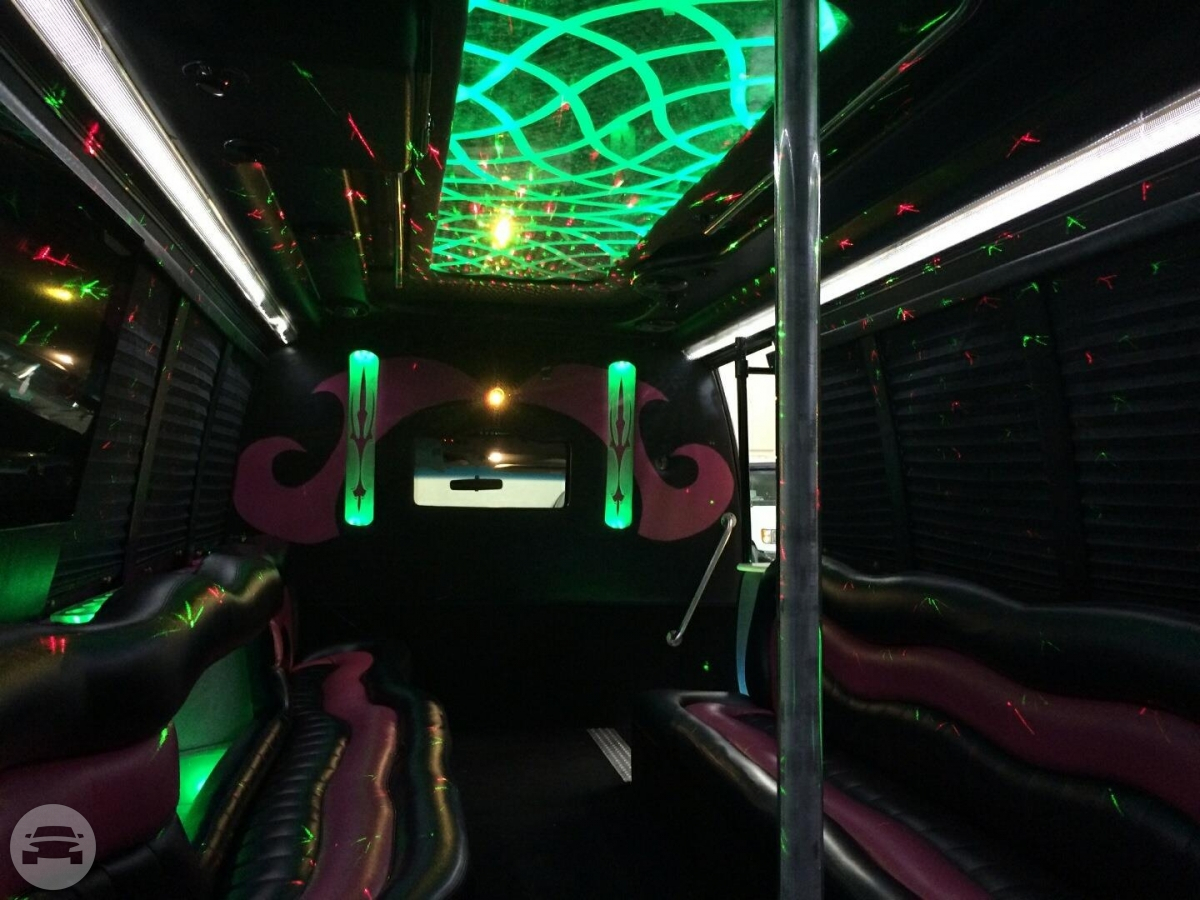 Party Bus - 24 Passenger
Party Limo Bus /


 / Hourly HKD 0.00
