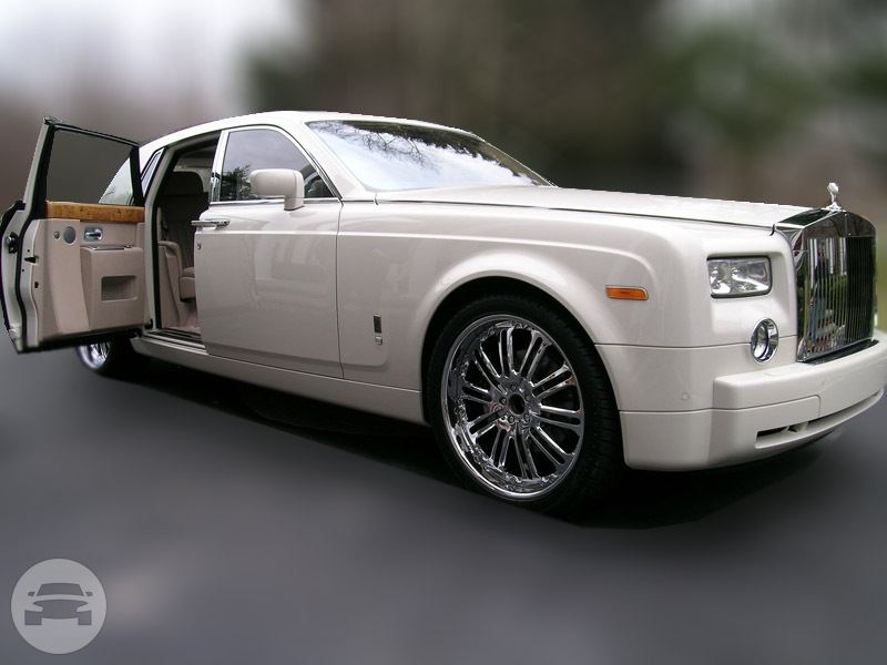 New Phantom Rolls Royce
Sedan /


 / Hourly HKD 0.00
