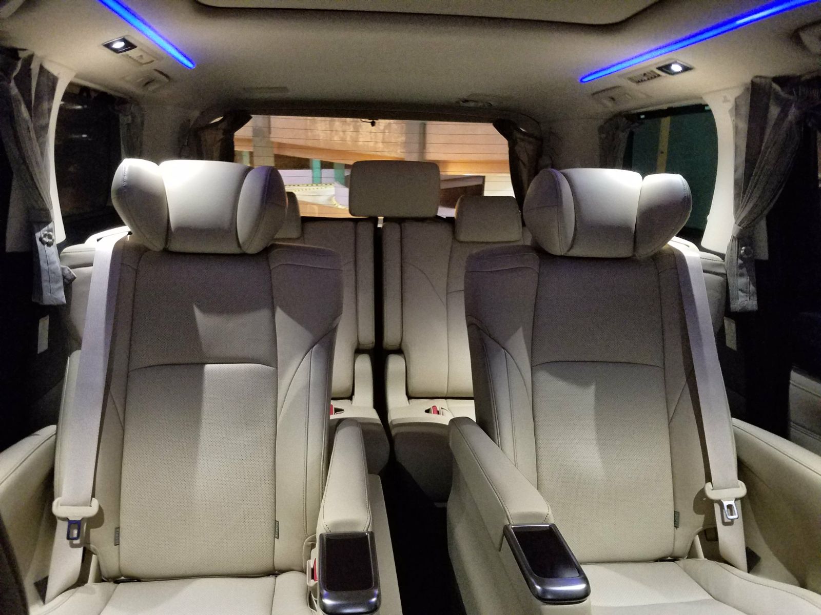 Toyota Alphard
Van /
Hong Kong, 

 / Hourly (Other services) HKD 700.00
 / Airport Transfer HKD 800.00
