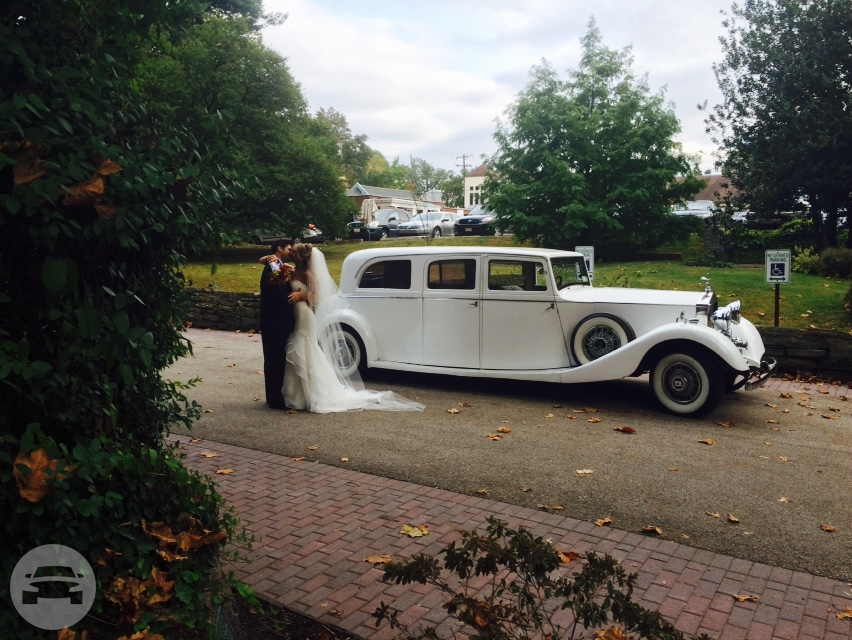 1937 ROLLS ROYCE
Sedan /


 / Hourly HKD 0.00
