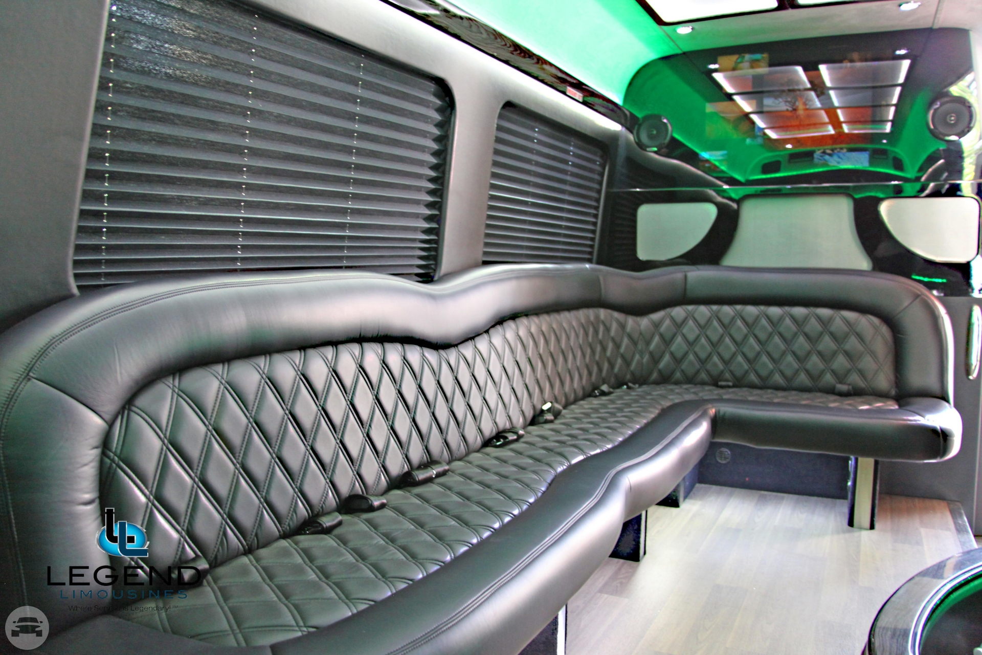 Mercedes Benz 12 Passenger Limo Bus
Van /


 / Hourly HKD 0.00
