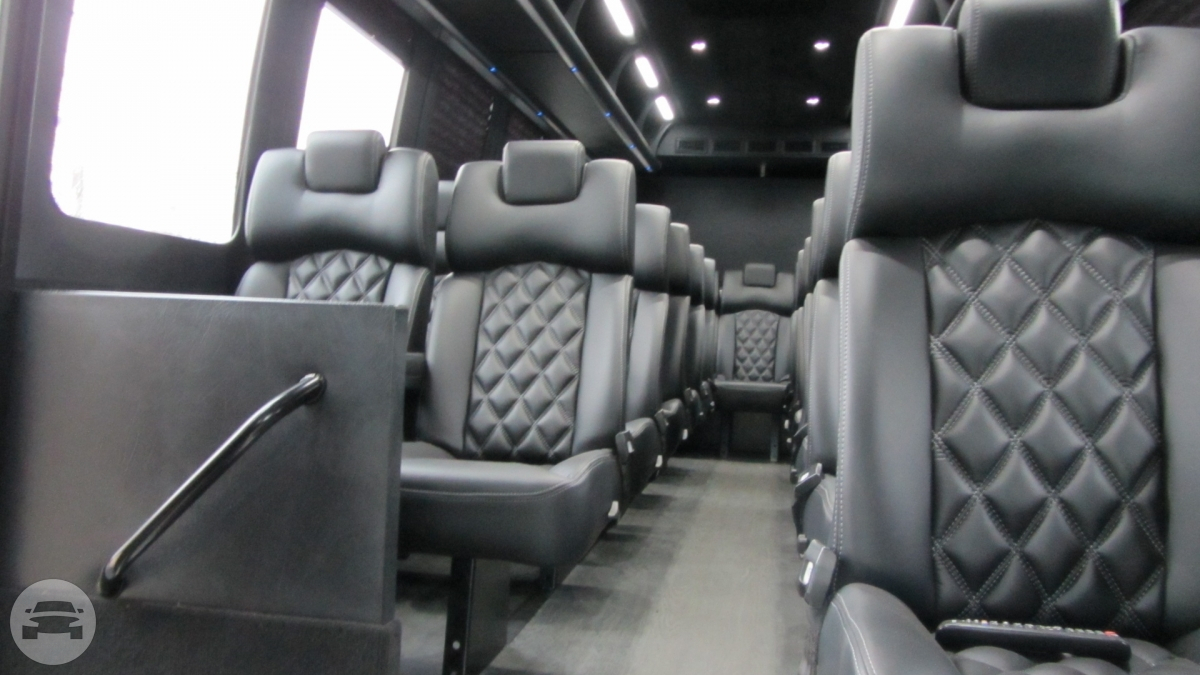 2016 Executive Luxury Shuttle 27 passenger
Coach Bus /


 / Hourly HKD 0.00
