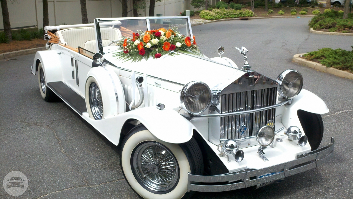 Rolls Royce Convertible Sedan (1930)
Sedan /


 / Hourly HKD 0.00
