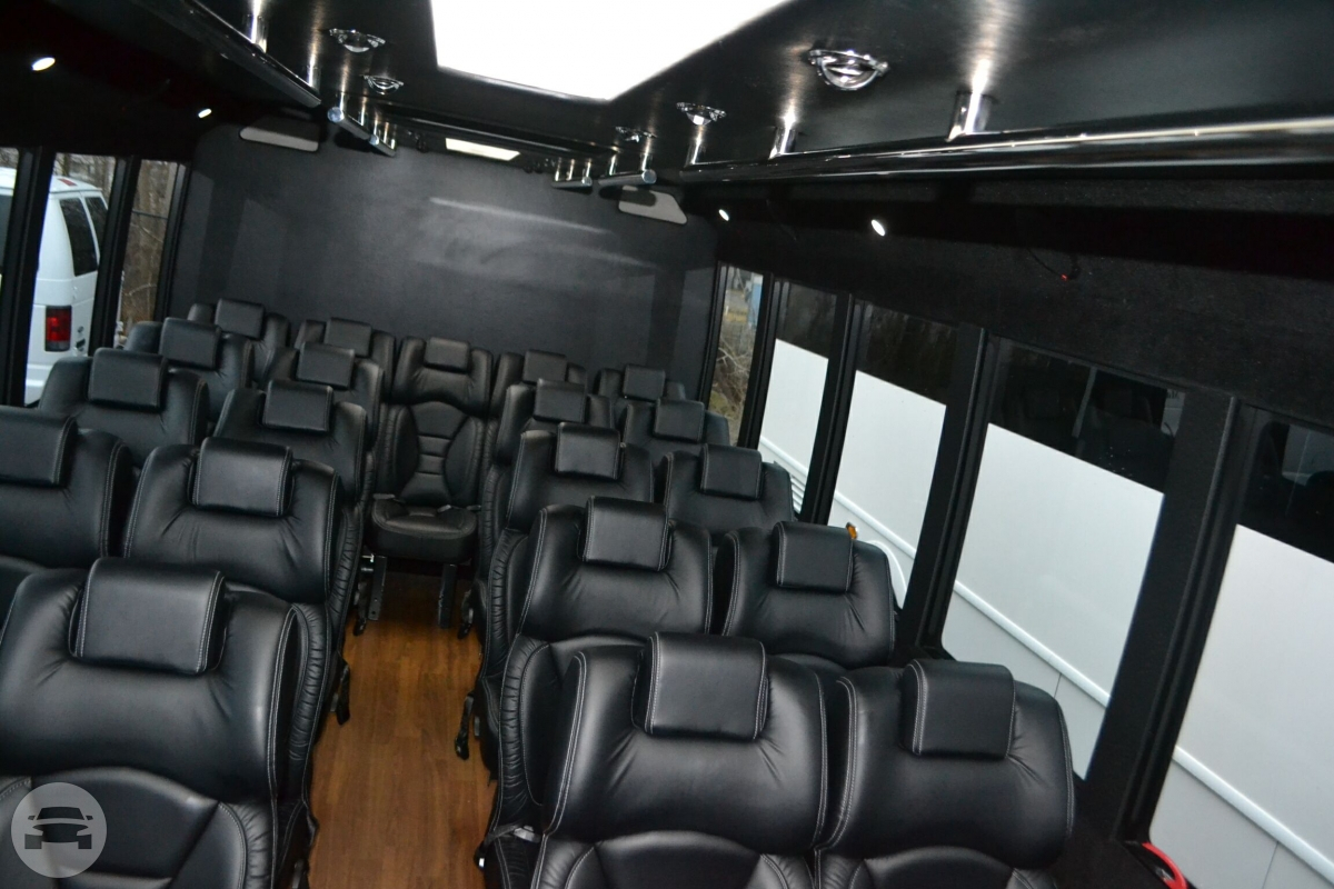 Shuttle Bus Limo
Coach Bus /


 / Hourly HKD 120.00
