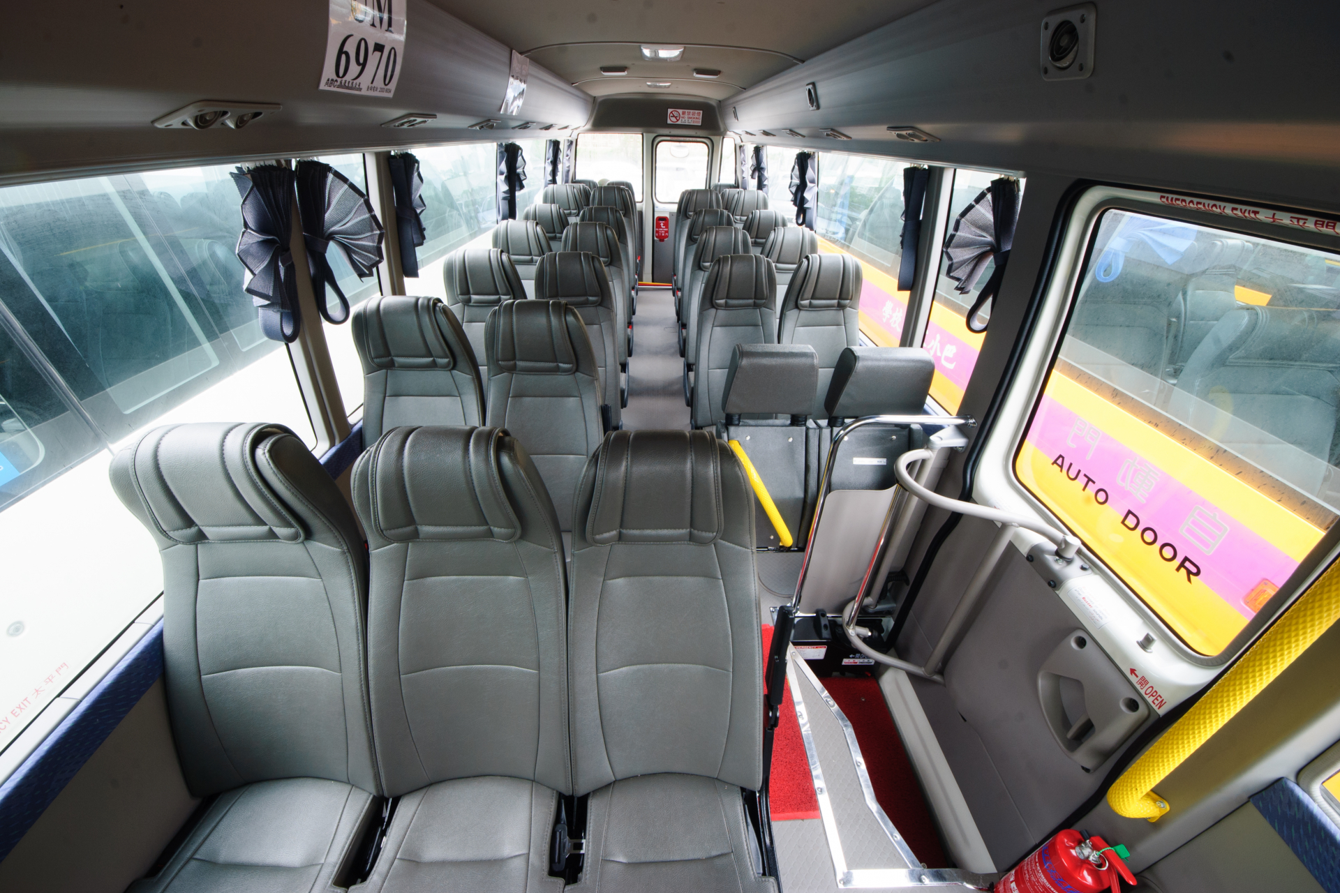28 Seats TOYOTA - LG8325, UT3031
Coach Bus /
New Territories, Hong Kong

 / Hourly (Wedding) HKD 470.00
 / Hourly HKD 470.00
