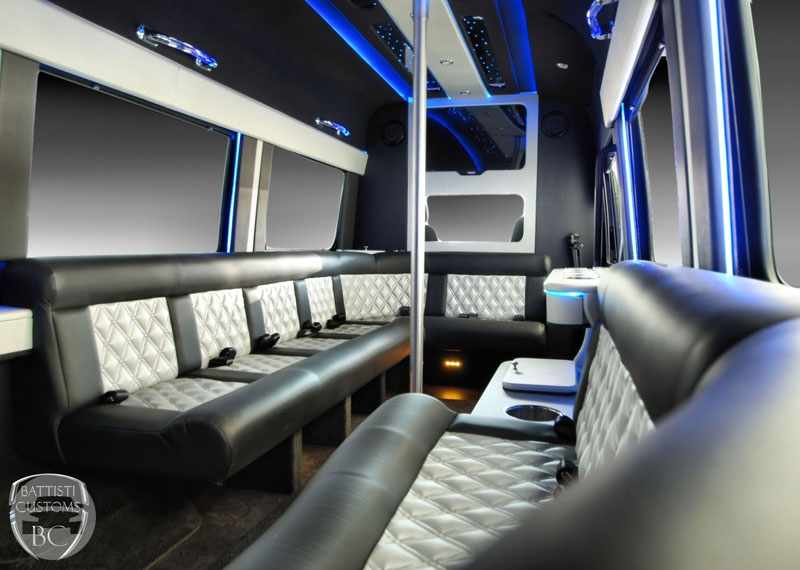 Mercedes Sprinter Limo Lounge 12 passenger
Coach Bus /


 / Hourly HKD 0.00
