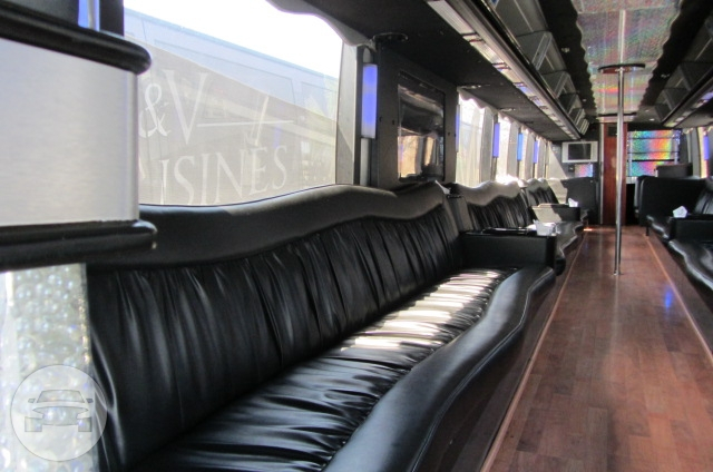 55 Passenger Prevost Lounge Party Bus
Party Limo Bus /


 / Hourly HKD 0.00
