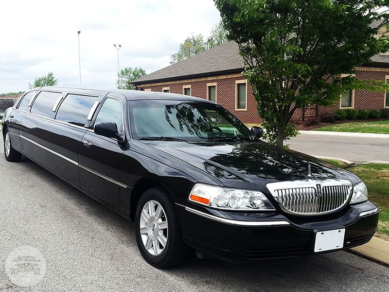 BLACK STRETCH LINCOLN TOWN CAR LIMO
Limo /


 / Hourly HKD 0.00
