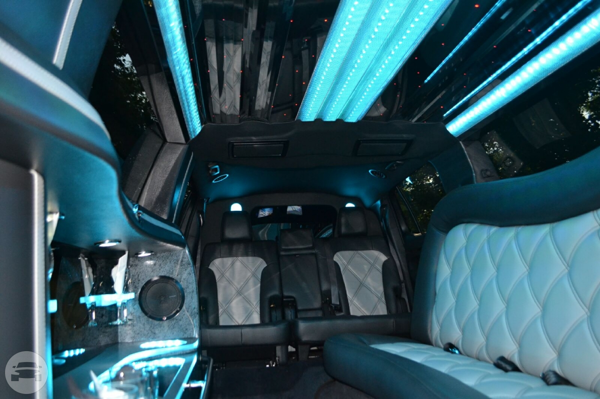 Lincoln MKT Stretch Limousine
Limo /


 / Hourly HKD 80.00
