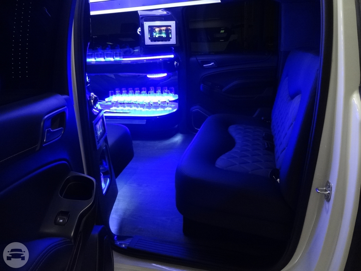 2016 Denali 18 passenger Five Door Limousine Lexani Edition
Limo /


 / Hourly HKD 0.00
