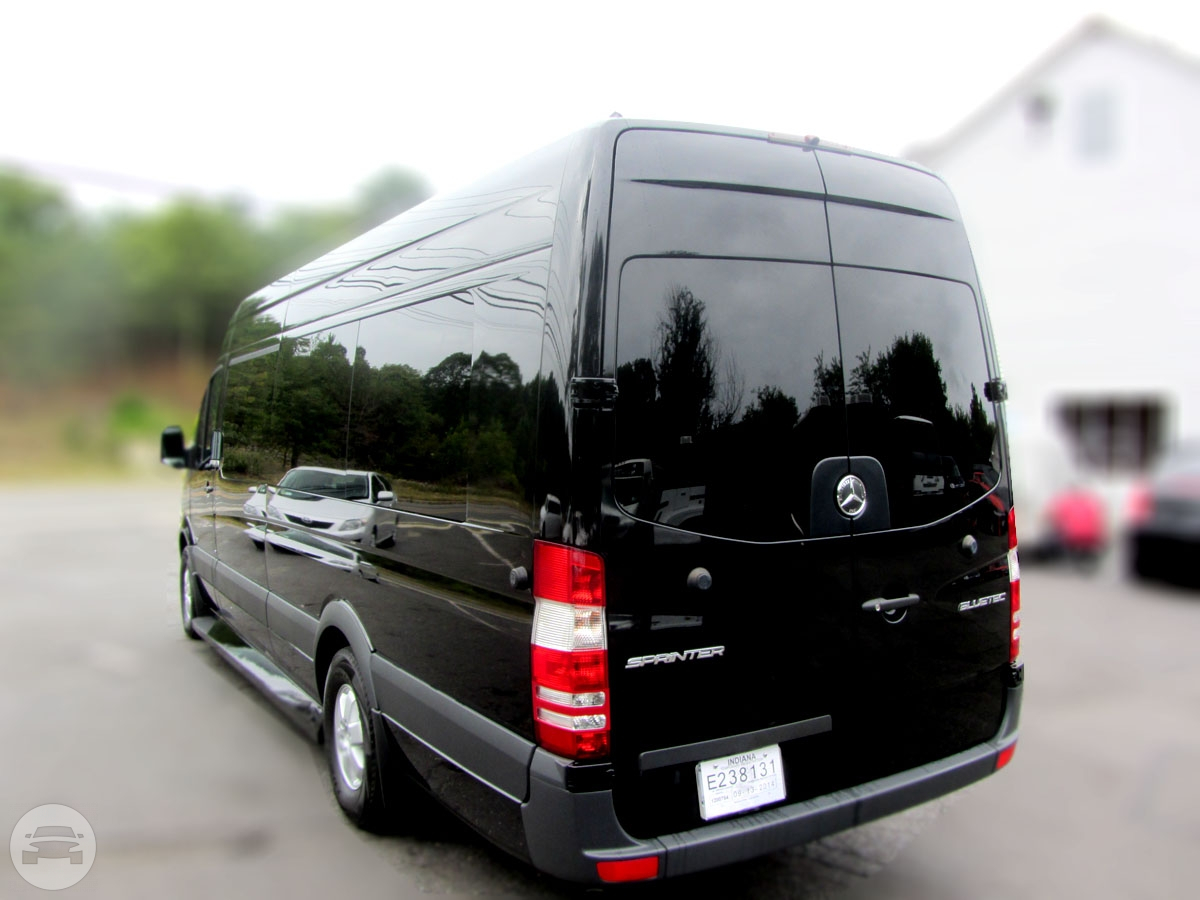 10 Passenger Mercedes VIP Luxury Limo Sprinter
Van /


 / Hourly HKD 145.00
