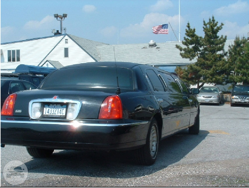 Stretch Limousine 6 Passenger Lincoln Town Car
Limo /


 / Hourly HKD 0.00
