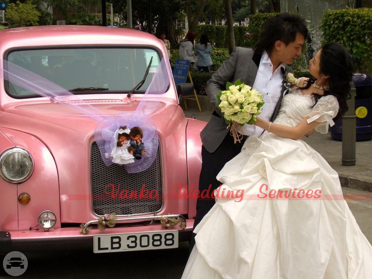 Classic Luxury Sedan - Light Pink
Sedan /
New Territories, Hong Kong

 / Hourly HKD 0.00
