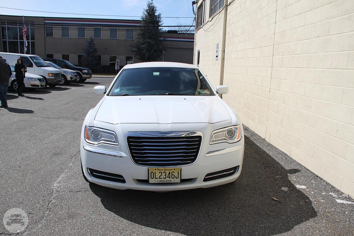 Chrysler 300 Stretch
Limo /


 / Hourly HKD 0.00
